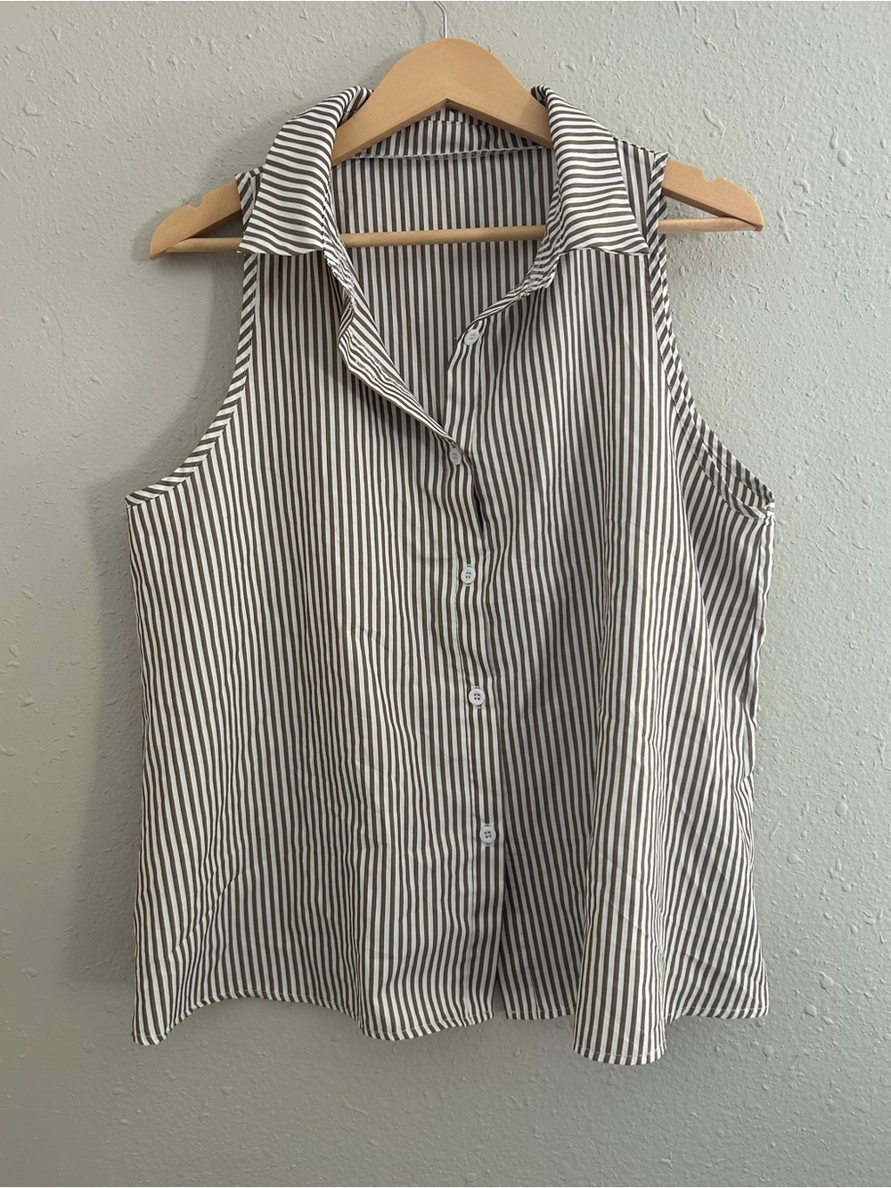 🦋 SHEIN Sleeveless Striped Button-Front Top - Brown & White Lightweight XL